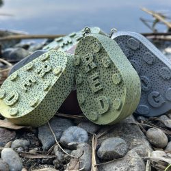 200 g-os Red Sinker grippa súly – stabil tartás kavicsos vízparton Red Sinker 200 g grippa horgász súly kavicsos vízparton